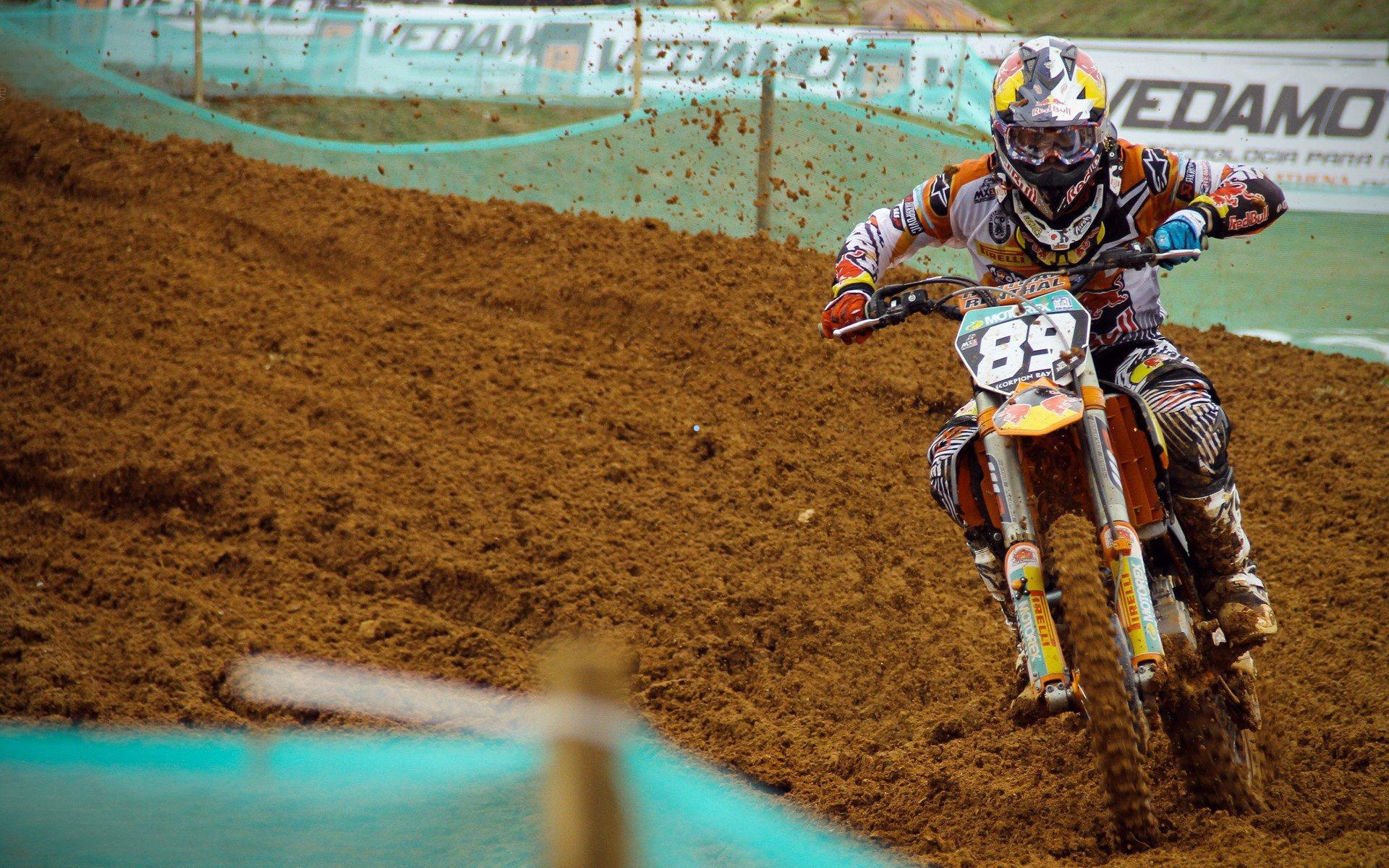 9月14日UFC格斗之夜，佩宁顿与杜蒙特上演女子巅峰对决，佩雷拉迎战伦登冲击冠军宝座