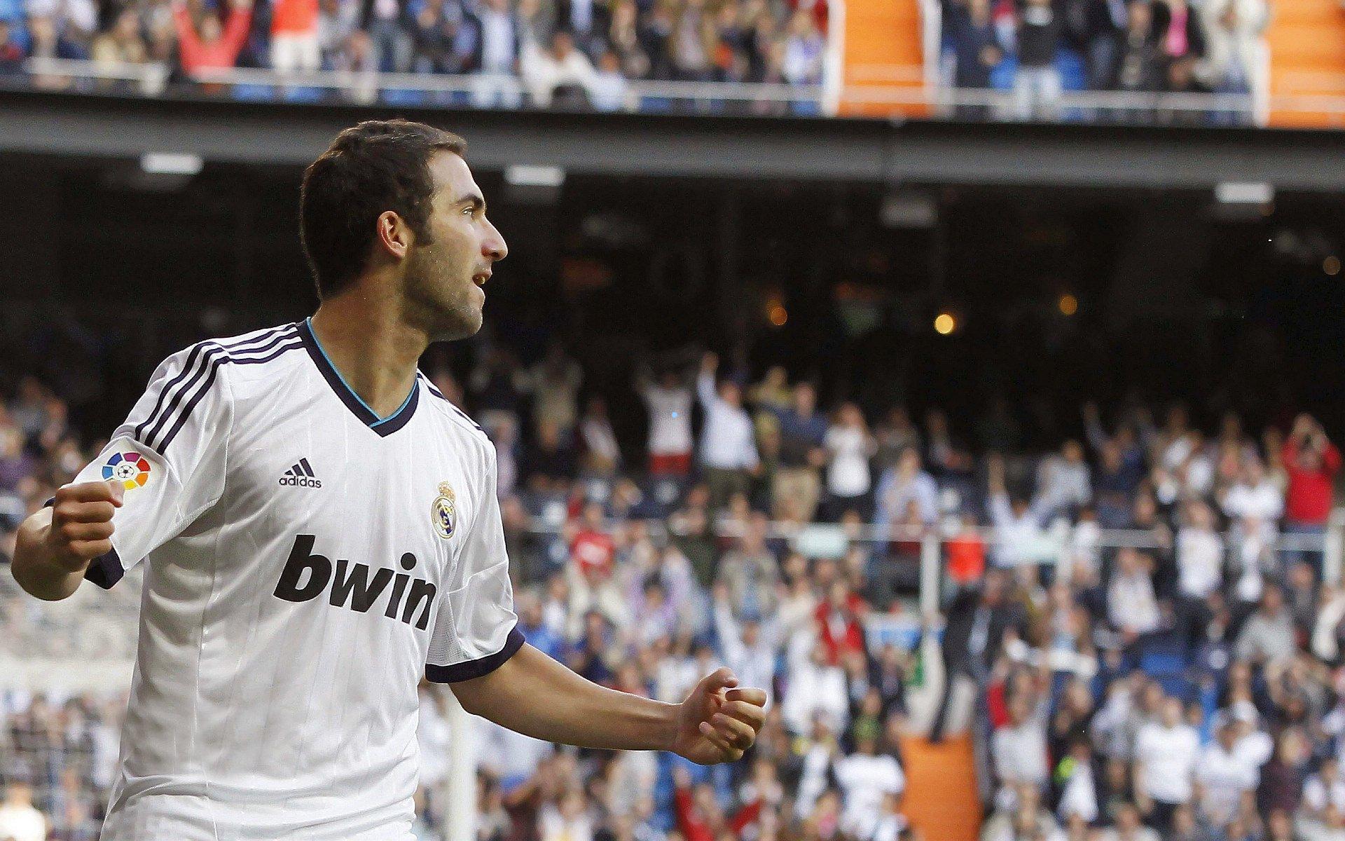 莱万多夫斯基西甲连续两轮替补未获机会，科贝电台透露球员心生不满