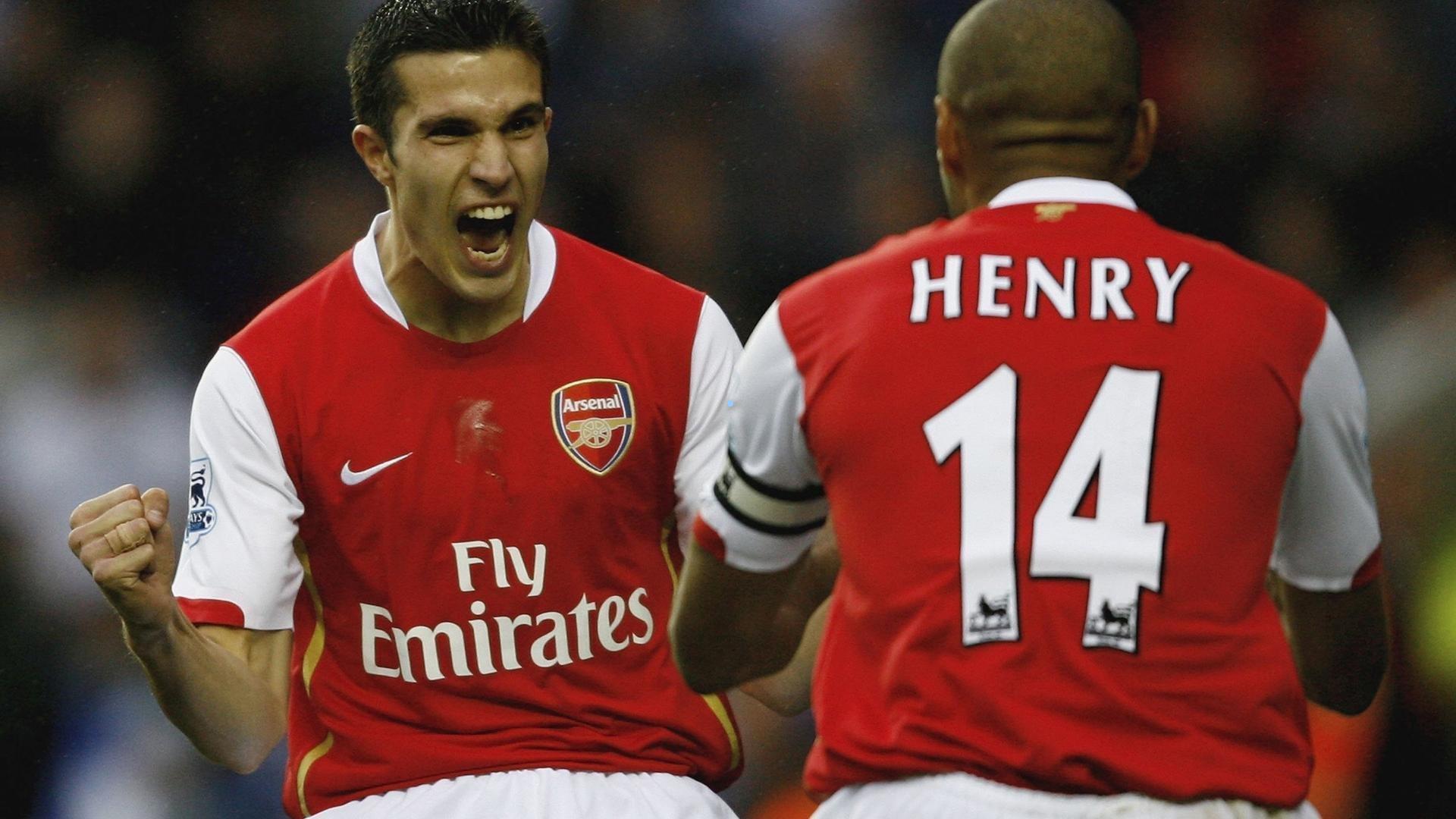 弗格森预言曼联英超夺冠需十年等待,阿莫林强烈驳斥并批评青训球员傲慢风气